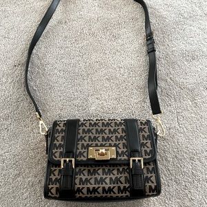 Michael Kors Cross Body Bag